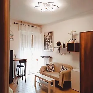 Casa Due Passi , Milano Italia